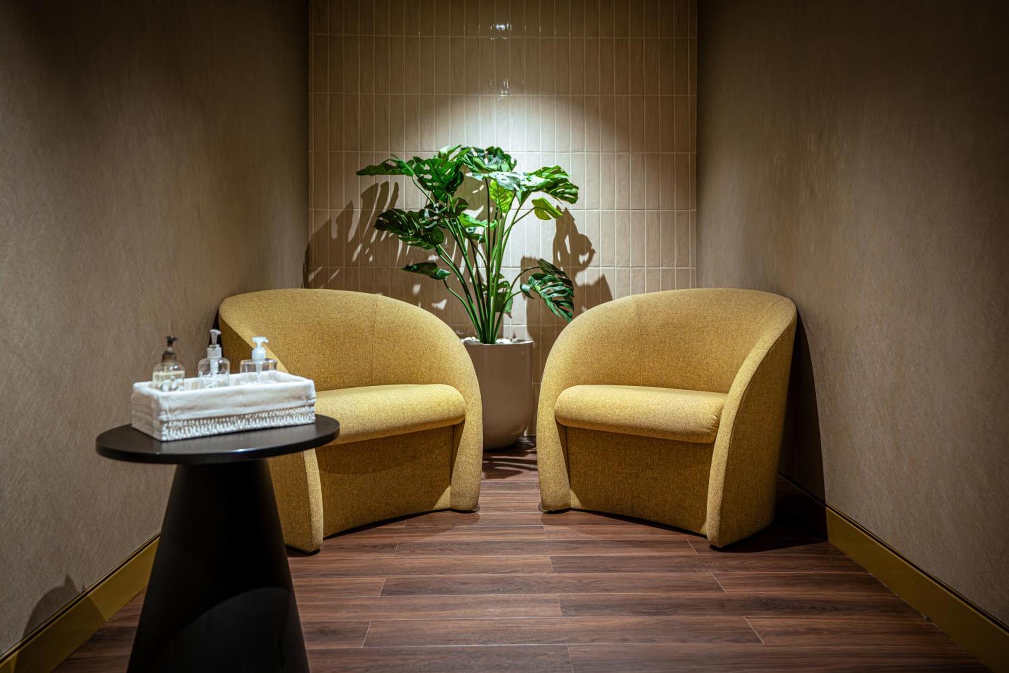 Auhotel -Zayed International Airport-Located In Transit Area -Onwards Boarding Pass Required Abu Dhabi Bagian luar foto